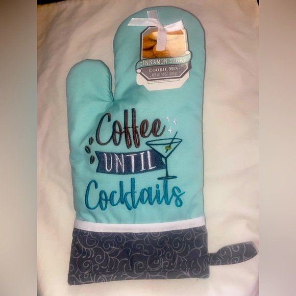 COFFEE UNTIL COCKTAILS Oven Mitt With Cinnamon Sugar Cookie Mix - Picture 2 of 11